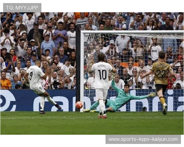 黄健翔解说的欧冠决赛精彩瞬间 黄健翔解说的欧冠决赛精彩瞬间